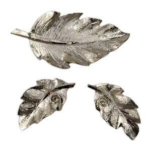 Vintage BSK Signed Fancy Gold Tone Leaf Pin Brooch and Earrings Set Grandma 60's